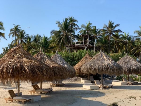 ETEKA SLOW BEACH LOUNGE. Cartagena Baytours