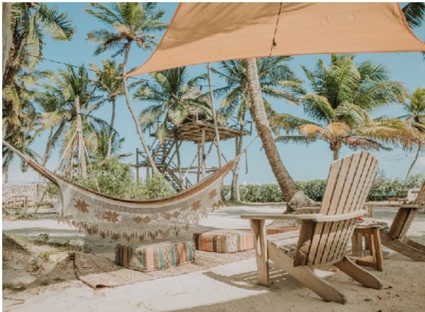 ETEKA SLOW BEACH LOUNGE. Cartagena Baytours