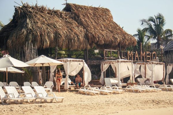 MAMBO BEACH (Playa Blanca - Barú)